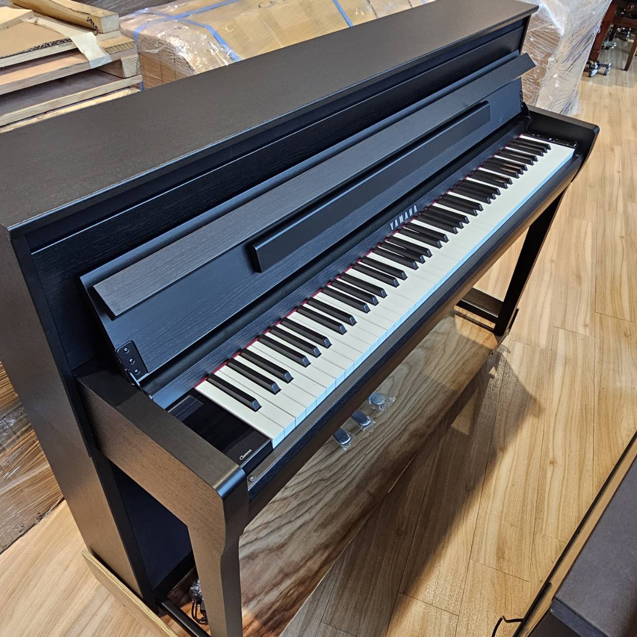YAMAHA CLP 785
