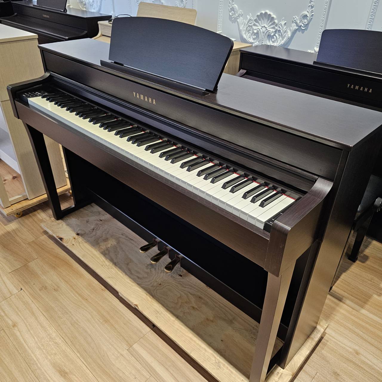 YAMAHA CLP-635
