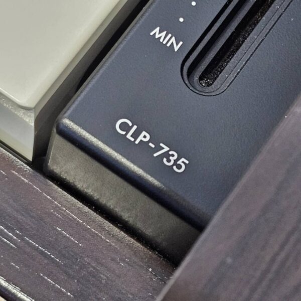 287476_0 YAMAHA CLP-735