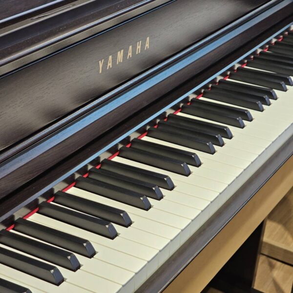 287478_0 YAMAHA CLP-735