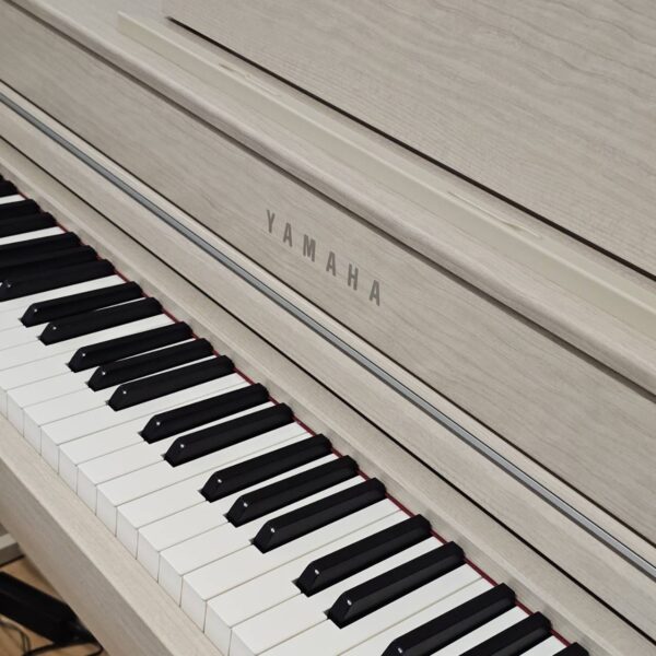 YAMAHA CLP-735 淡木色